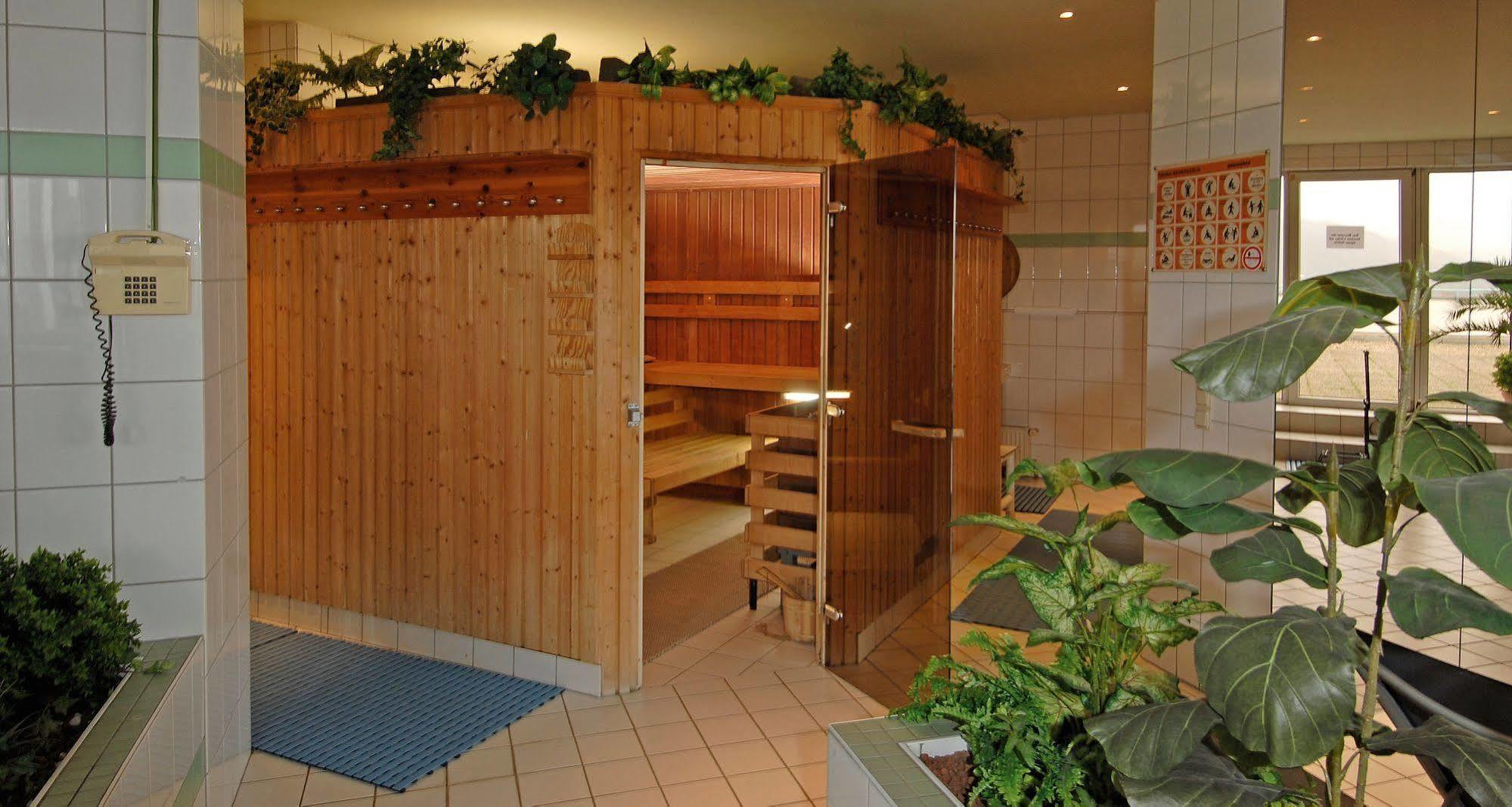 Victor'S Residenz-Hotel Saarlouis Exteriör bild