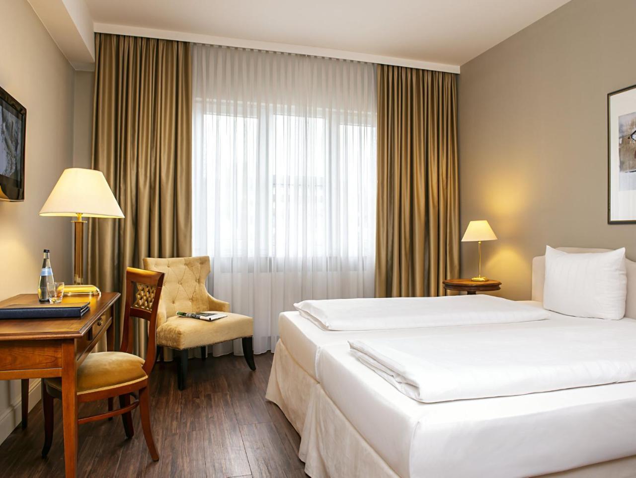 Victor'S Residenz-Hotel Saarlouis Exteriör bild